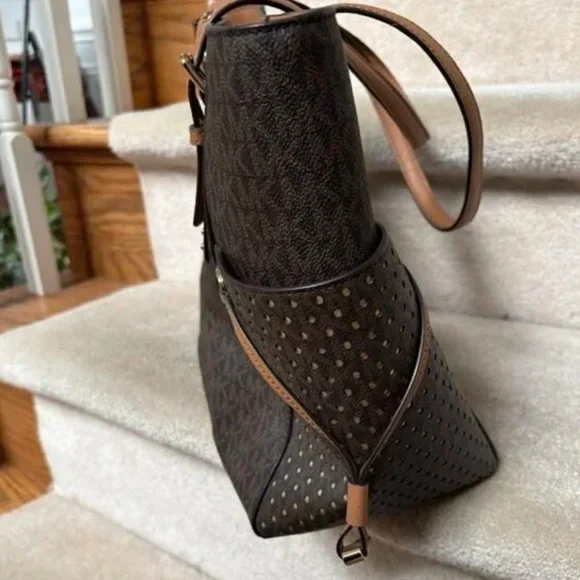 MICHAEL KORS VOYAGER 30H7GV6T1V BRN/ACORN EWSIGNATURE TOTE NWT